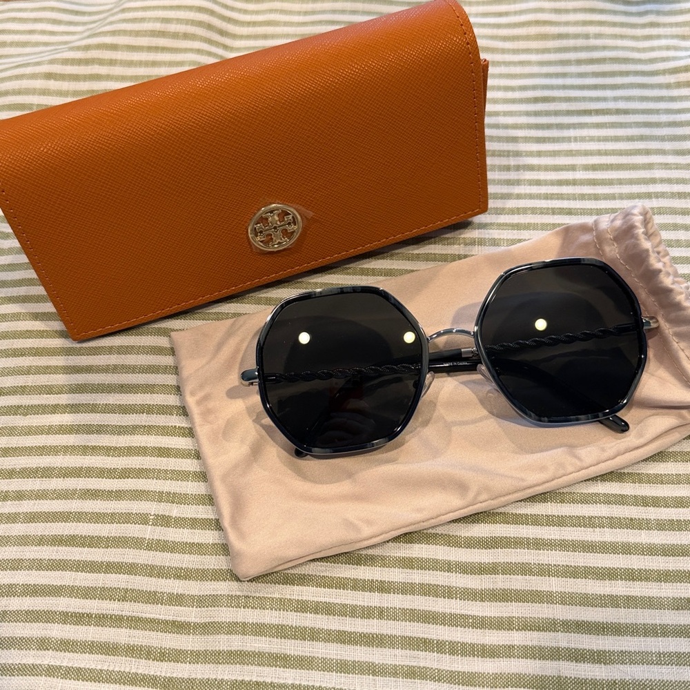 Tory Burch TY6092 Sunglasses Case - NWOT